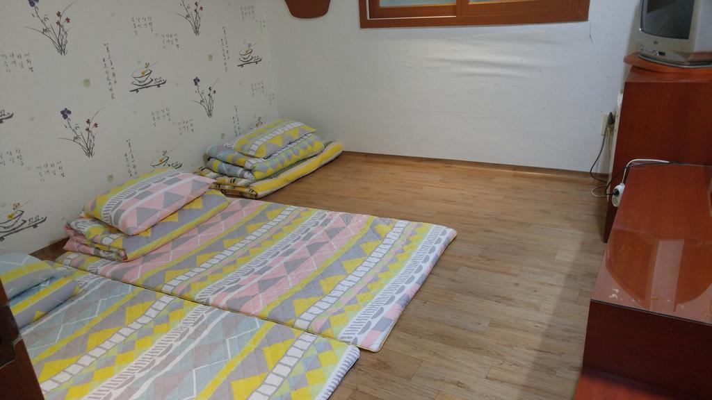 Marine Guesthouse Sokcho Exterior photo