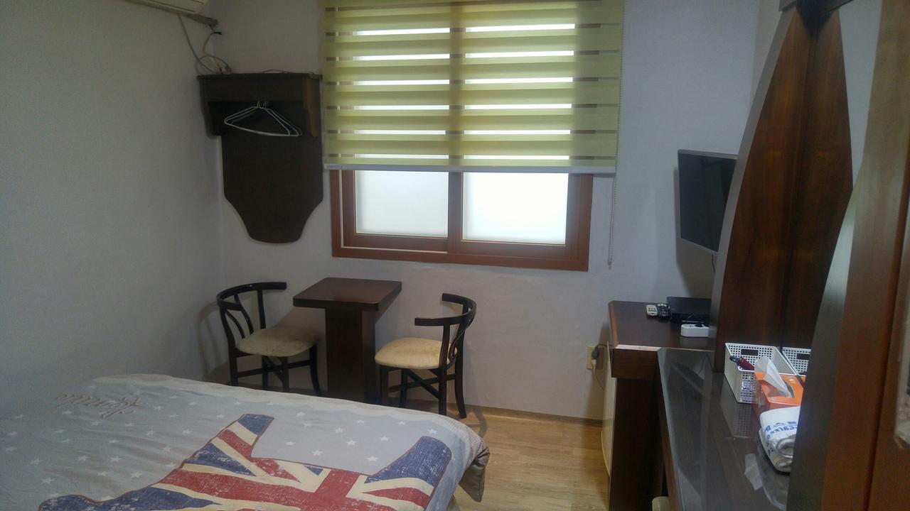 Marine Guesthouse Sokcho Exterior photo
