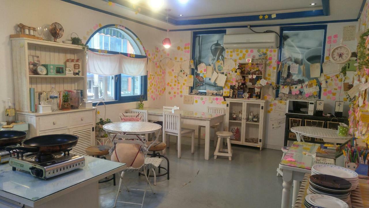 Marine Guesthouse Sokcho Exterior photo